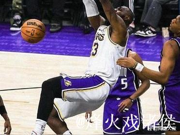 詹姆斯32+7+6力克福克斯31分 湖人险胜国王喜迎3连胜